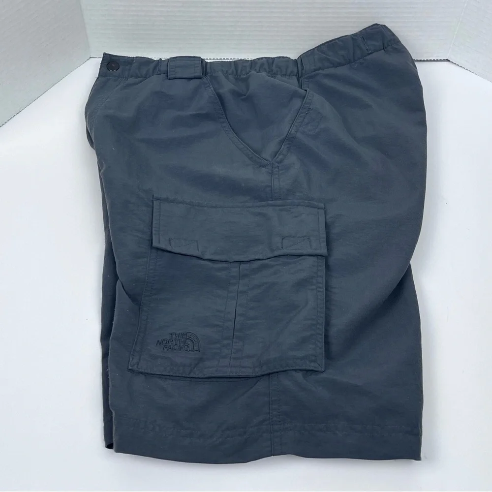 The North Face Men's 100% Nylon Gray Elastic Waist Cargo Hiking Shorts S Outdoor